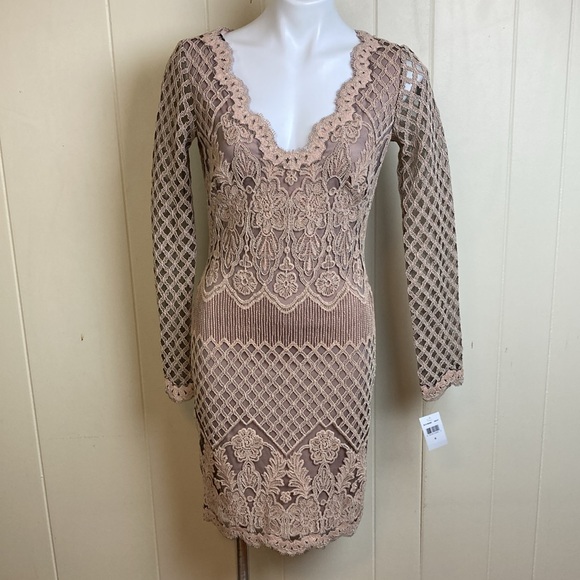 Tadashi Shoji Dresses & Skirts - Tadashi Shoji Fitted Lace V Neck Party Dress Womens Size 6 Tan Cocktail Evening